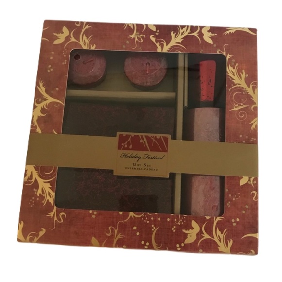 NWT Holiday Festival Candle Gift Set - Picture 1 of 5